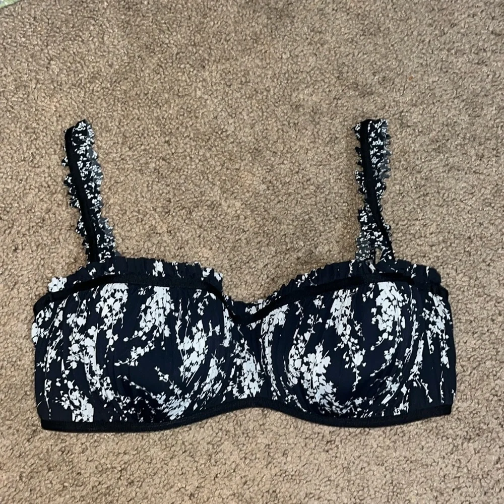 Michael Kors Collection Ruffle Floral Two-Piece Bikini Swimsuit Black White‎ 12